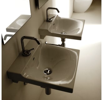 Sinks Side by Side
