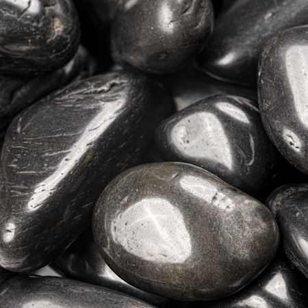 Ackland Rivora Polished Quartzite Landscaping Weed Control Rock Pebbles, 1-2 in. - Sold by Pallet (27.5 CF/Pallet) Nero