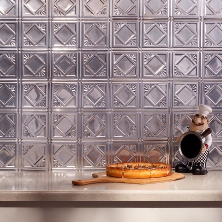 Lifestyle in Brushed Aluminum (08)
