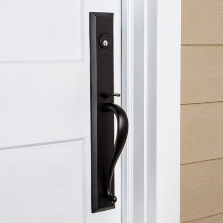 Lifestyle Image - Full Exterior