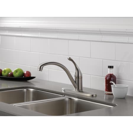 Delta-140-WE-DST-Installed Faucet in Brilliance Stainless