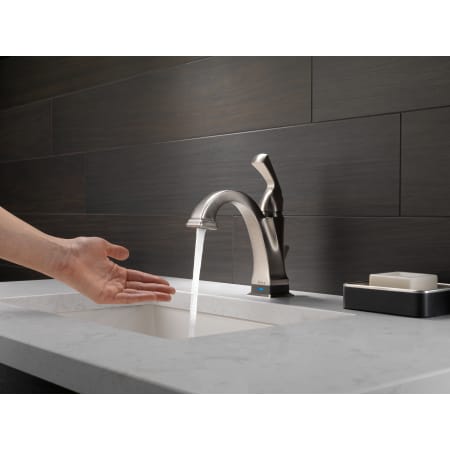 Delta-551T-DST-Faucet in Use in Brilliance Stainless