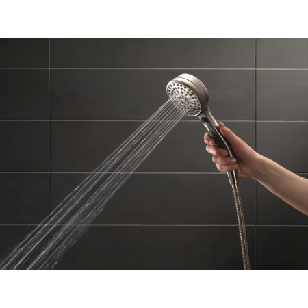 Delta-55424-Running Handshower in Brilliance Stainless