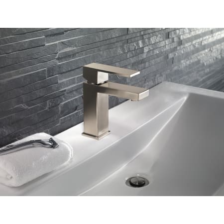 Delta-567LF-PP-Installed Faucet in Brilliance Stainless