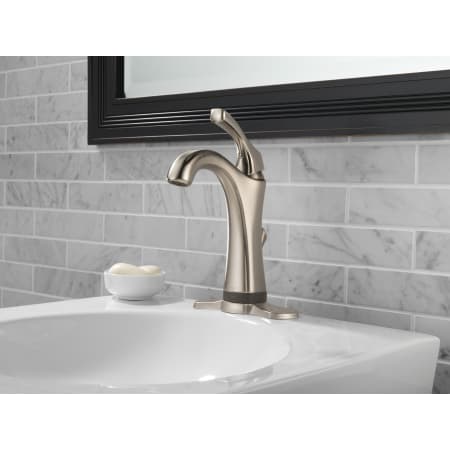 Delta-592T-DST-Installed Faucet in Brilliance Stainless