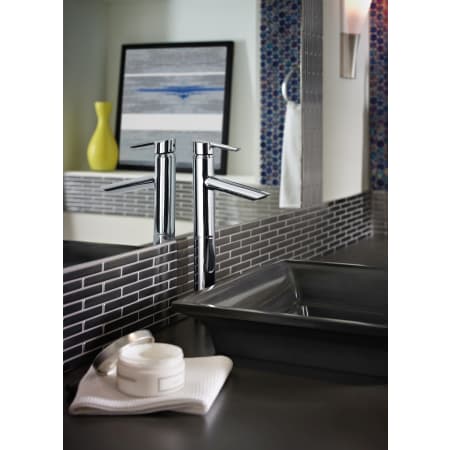 Delta-761LF-Installed Faucet in Chrome