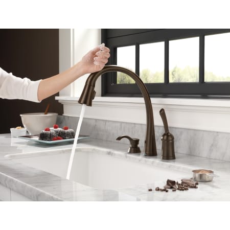 Delta-980T-DST-Running Faucet in Venetian Bronze