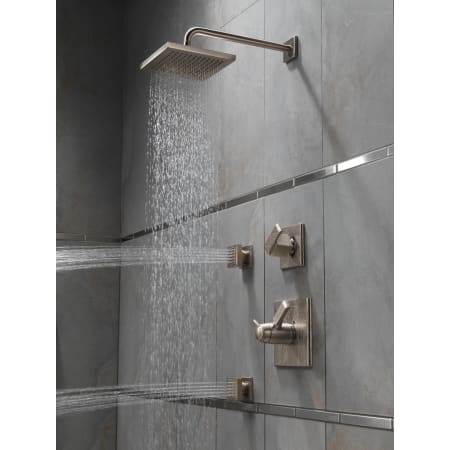 Delta-T11986-Running Shower System in Brilliance Stainless