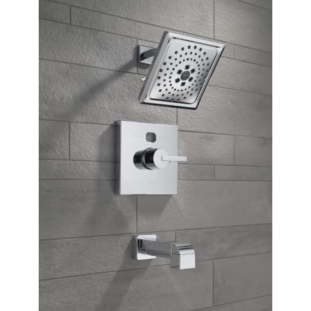 Delta-T14001-T2O-LHP-Installed Tub and Shower Trim in Chrome