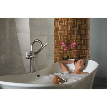 Delta T4759-FL/R4700-FL Installed Tub Filler in Chrome in Use