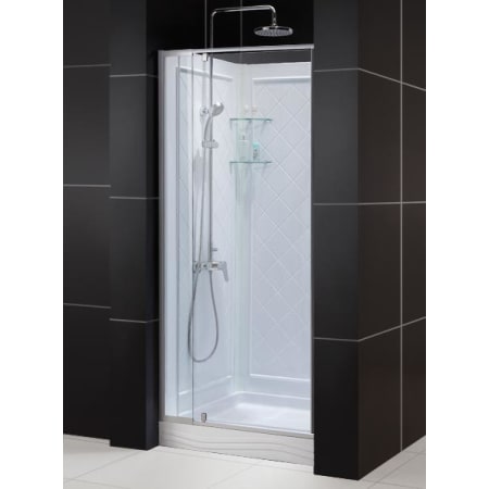 Alternate Image with Shower Doors