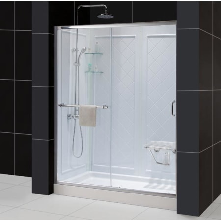 Alternate Image with Shower Doors