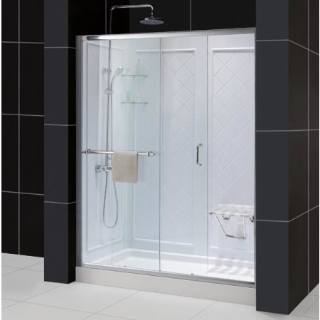 Alternate Image with Shower Doors