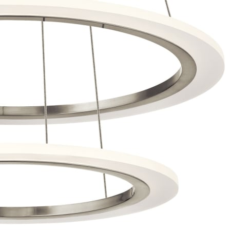 Elan-Hyvo Chandelier-Close Up