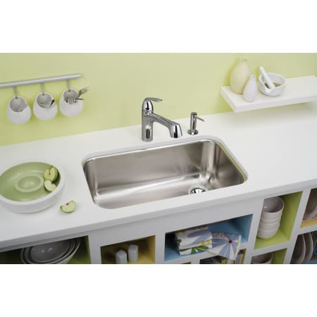 Elkay-EGUH281610R-Installed View