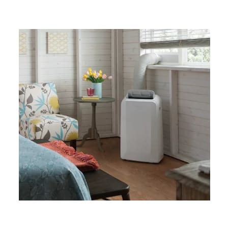 Frigidaire-FFPA1422R1-Room view