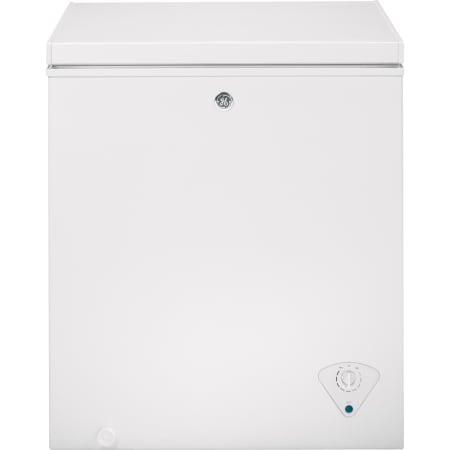 GE 30 Inch Wide 5.1 Cu. Ft. Free Standing Chest Freezer with One Lift-Out Storage Basket White