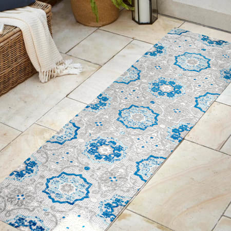 JONATHAN Y Lighting Amalfi Coast 2-1/4' x 10' Polypropylene Geometric Indoor/Outdoor Runner Blue / Gray