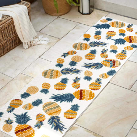 JONATHAN Y Lighting 2' x 8' Polypropylene Pineapple Indoor/Outdoor Rectangular Area Rug Orange / Navy