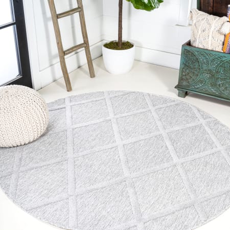 JONATHAN Y Lighting Ibiza 5-1/4' x 5-1/4' Polypropylene Geometric Indoor / Outdoor Round Area Rug Light Gray