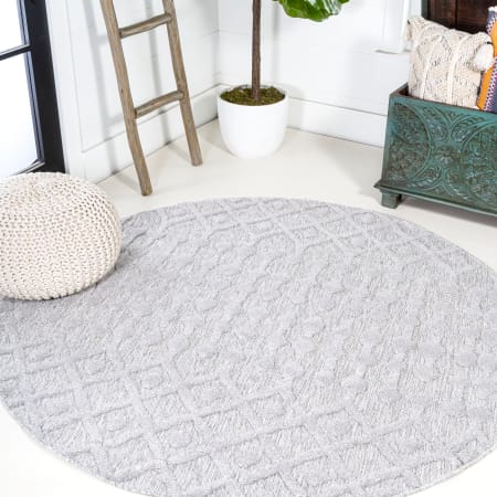 JONATHAN Y Lighting Ibiza 5-1/4' x 5-1/4' Polypropylene Geometric Indoor / Outdoor Round Area Rug Light Gray