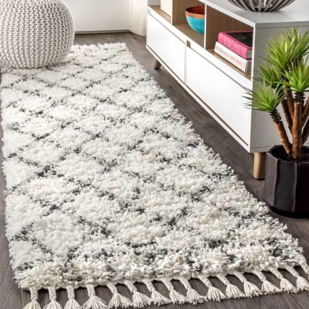 JONATHAN Y Lighting Mercer Shag 2-1/4' x 8' Shag Polypropylene Vintage Geometric Moroccan / Tribal Runner Cream / Gray