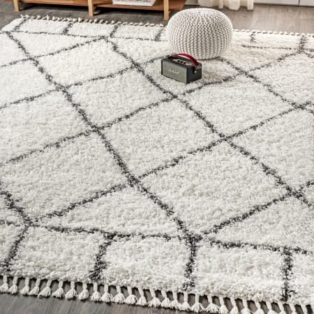 JONATHAN Y Lighting Mercer Shag 3' x 5' Shag Polypropylene Vintage Geometric Moroccan / Tribal Rectangle Area Rug Cream / Gray