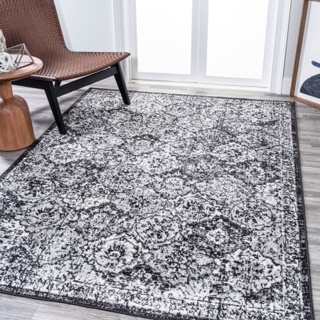 JONATHAN Y Lighting Modern Persian 4' x 6' Polypropylene Vintage Traditional Rectangle Area Rug Black / Ivory