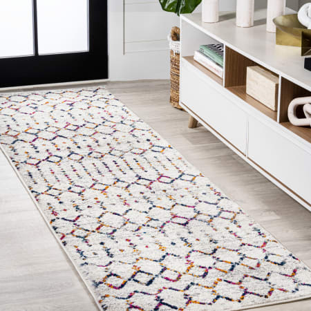 JONATHAN Y Lighting Moroccan Hype 2-1/4' x 8' Polypropylene Moroccan & Tribal and Trellis Indoor Runner Ivory / Multi