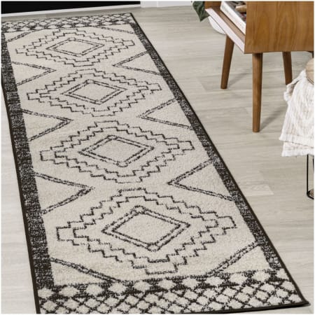 JONATHAN Y Lighting Moroccan Hype 2-1/4' x 20' Polypropylene Geometric and Moroccan & Tribal Indoor Runner Cream / Black