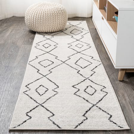 JONATHAN Y Lighting Moroccan Hype 2-1/4' x 8' Polypropylene Geometric, Moroccan & Tribal, and Trellis Indoor Runner Cream / Black