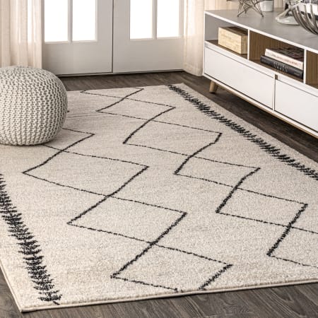 JONATHAN Y Lighting Moroccan HYPE 5-1/4' x 7-1/2' Polypropylene Moroccan & Tribal Indoor Area Rug Cream / Black