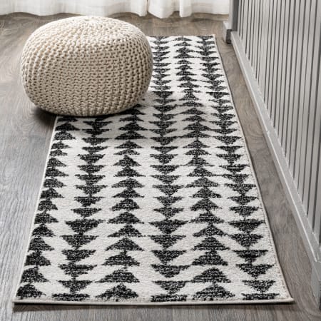 JONATHAN Y Lighting Moroccan Hype 2-1/4' x 20' Polypropylene Geometric and Moroccan & Tribal Indoor Runner Cream / Black