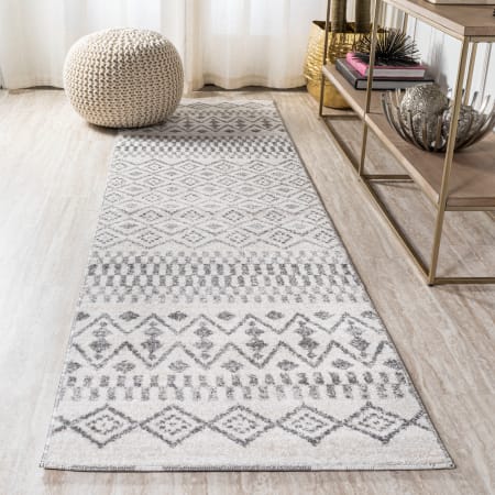JONATHAN Y Lighting Moroccan Hype 2-1/4' x 10' Polypropylene Geometric and Moroccan & Tribal Indoor Runner Cream / Gray