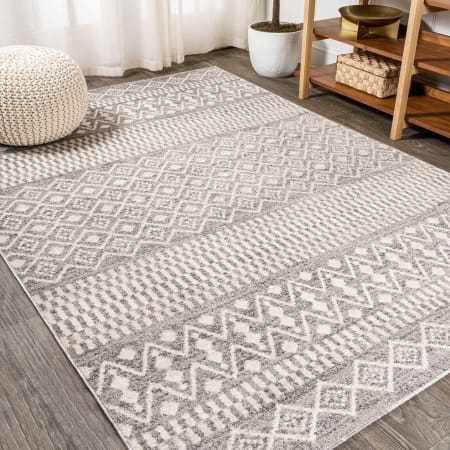 JONATHAN Y Lighting Moroccan HYPE 5-1/4' x 7-1/2' Polypropylene Moroccan & Tribal Indoor Area Rug Gray / Cream
