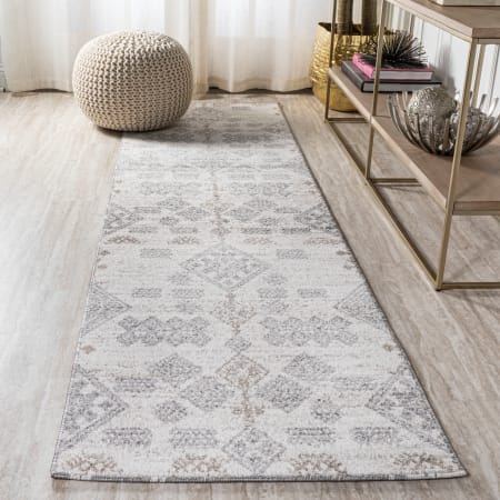 JONATHAN Y Lighting Moroccan HYPE 2-1/4' x 8' Polypropylene Southwestern Indoor Runner Beige / Gray