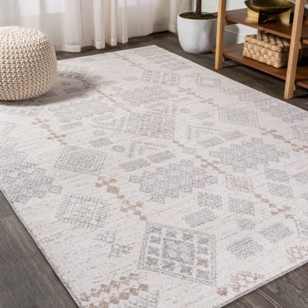 JONATHAN Y Lighting Moroccan HYPE 4' x 6' Polypropylene Southwestern Indoor Area Rug Beige / Gray