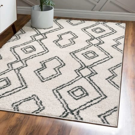 JONATHAN Y Lighting Moroccan Hype 5' x 8' Shag Polypropylene Geometric, Moroccan & Tribal, and Trellis Indoor Area Rug White / Gray