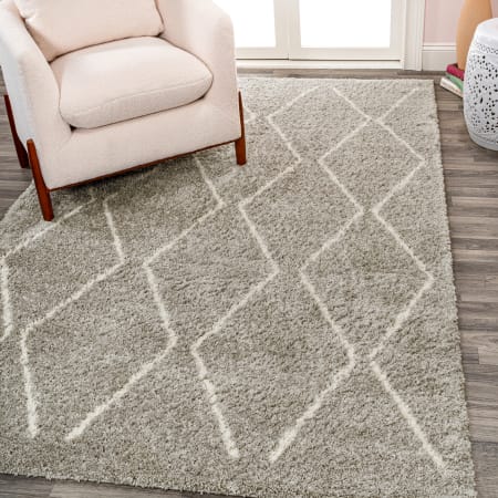 JONATHAN Y Lighting Moroccan Hype 4' x 6' Shag Polypropylene Geometric, Moroccan & Tribal, and Trellis Indoor Rectangular Area Rug Gray / Ivory
