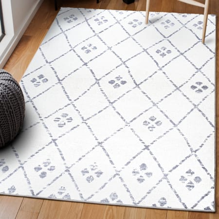 JONATHAN Y Lighting Moroccan Hype 5' x 8' Polypropylene Moroccan & Tribal and Trellis Indoor Area Rug Ivory / Light Gray
