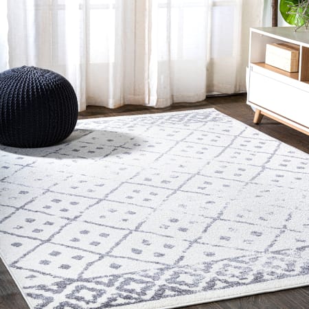 JONATHAN Y Lighting Moroccan Hype 5' x 8' Polypropylene Moroccan & Tribal and Trellis Indoor Area Rug Ivory / Gray