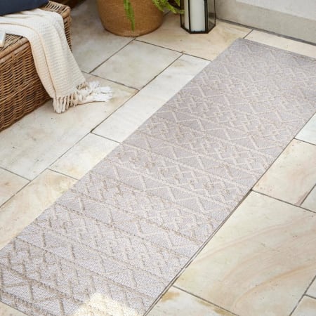 JONATHAN Y Lighting South Beach 2' x 8' Polypropylene Geometric, Moroccan & Tribal, and Trellis Indoor/Outdoor Runner Beige