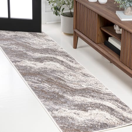 JONATHAN Y Lighting Supersoft 2' x 8' Abstract, Bohemian, and Transitional Indoor Runner Brown / Gray