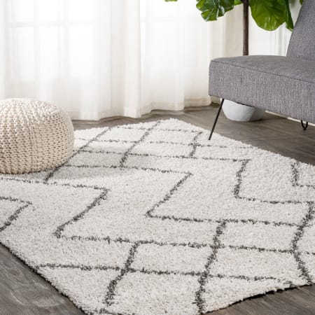 JONATHAN Y Lighting London Shag 5-1/4' x 7-1/2' Shag Polypropylene Geometric and Moroccan & Tribal Indoor Area Rug Beige / Dark Gray