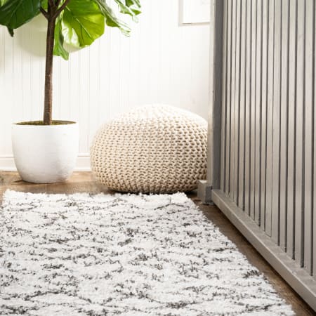JONATHAN Y Lighting London Shag 2-1/4' x 8' Shag Polypropylene Geometric and Moroccan & Tribal Indoor Runner Beige / Dark Gray