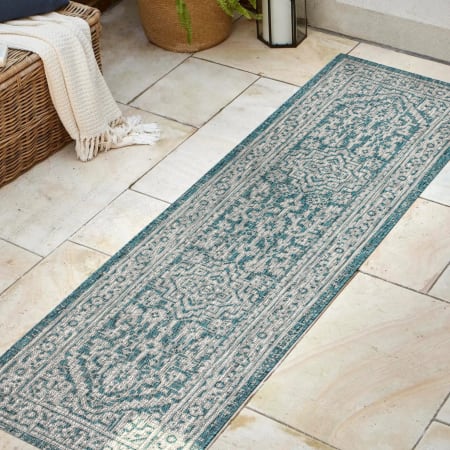 JONATHAN Y Lighting Santa Monica 2-1/4' x 8' Polypropylene Border and Botanical Indoor/Outdoor Runner Blue / Gray