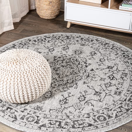 JONATHAN Y Lighting Santa Monica 5-1/4' x 5-1/4' Polypropylene Botanical, Traditional, and Vintage Indoor/Outdoor Area Rug Gray / Black