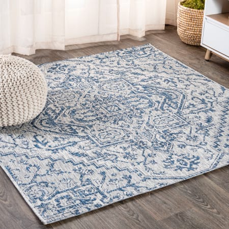 JONATHAN Y Lighting Santa Monica 4' x 4' Polypropylene Border, Botanical, and Traditional Indoor/Outdoor Square Area Rug Navy / Gray