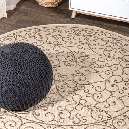 JONATHAN Y Lighting Santa Monica 5-1/4' x 5-1/4' Polypropylene Vintage Indoor/Outdoor Area Rug Beige / Brown