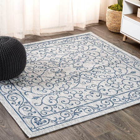 JONATHAN Y Lighting Santa Monica 5-1/4' x 5-1/4' Polypropylene Vintage Indoor/Outdoor Area Rug Gray / Navy